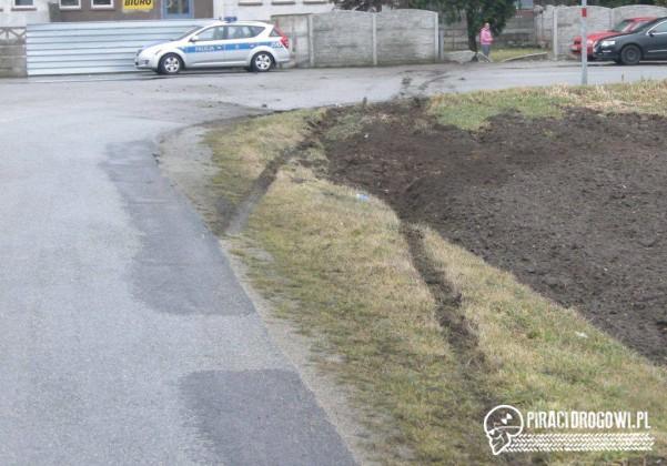 Staranował dwa betonowe ogrodzenia i zatrzymał się na trzecim. Ile jechał?