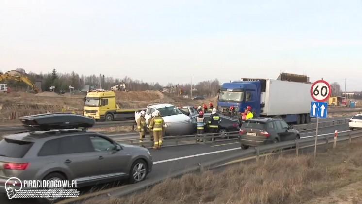 Karambol na DK 1 pod Częstochową. To cud, że wszyscy przeżyli!