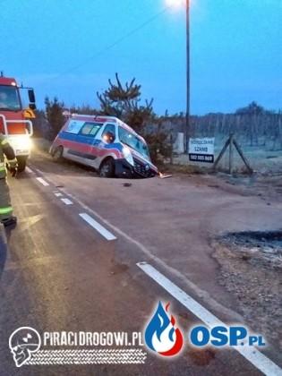 Pijany pacjent ukradł karetkę pogotowia i po chwili rozbił ją w rowie!