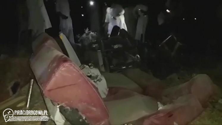 30 osób zginęło w wypadku. Kierowca autobusu wjechał pod pociąg.