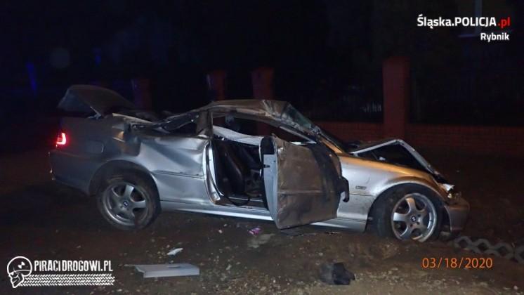 20-latek testował przyczepność i sterowność swojego BMW. Z marnym skutkiem...