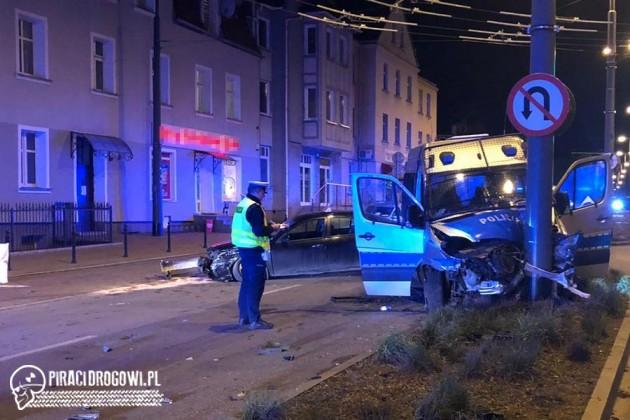Wypadek radiowozu i osobówki w Sopocie. 10 osób rannych, w tym 8 policjantów.