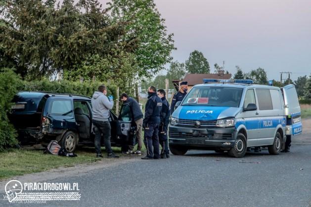 Policyjny pościg za 37-letni kierowcą i 18-letnia pasażerką w fordzie mondeo