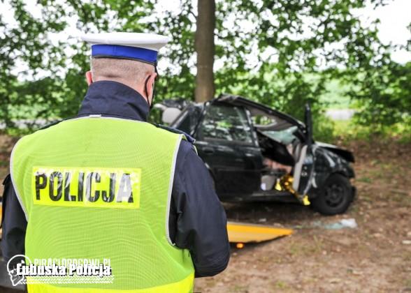 Trzech nastolatków zginęło w wypadku. Żaden nie miał prawa jazdy.