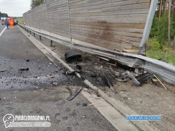 Miał dożywotni zakaz jazdy. Na S3 w swoim BMW zgubił silnik. Nie miał też OC.