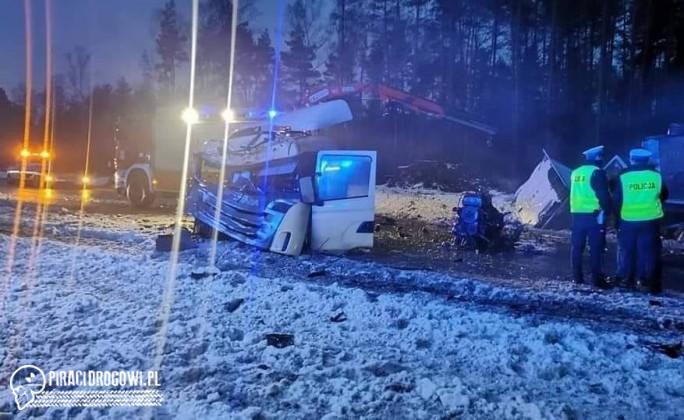 Wypadek dwóch ciężarówek na S1. Z obu odpadły kabiny!