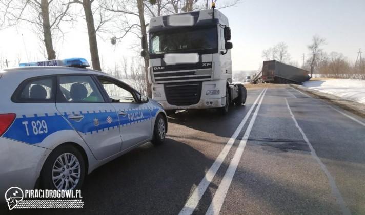 Akcja jak z 'Oszukać Przeznaczenie'. Odpięta naczepa zmiażdżyła kabinę TIR-a.
