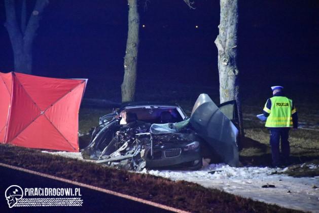 18-latek w BMW 'nie dostosował prędkości'. Jedna osoba nie żyje, trzy są ranne.
