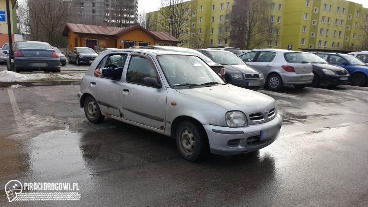 Kierowca był tak pijany, że zasnął w policyjnym radiowozie!