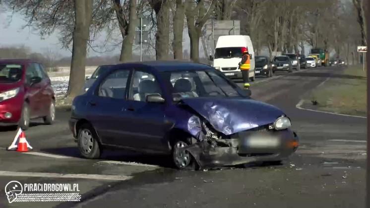 82-letni pirat drogowy. Spowodował kolizję, uciekał i zderzył się z ciężarówką.