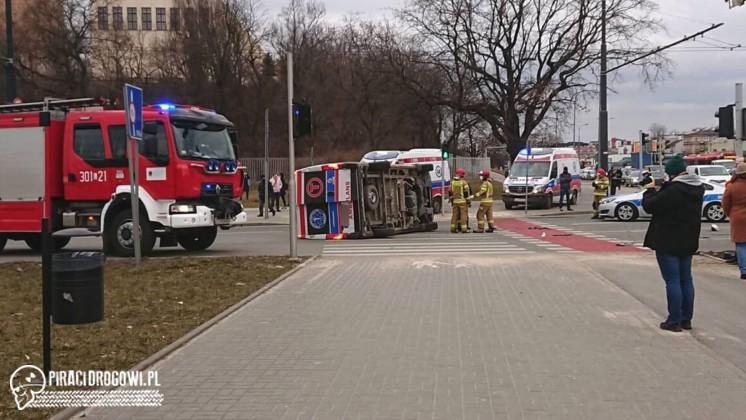 Kolejny wypadek karetki pogotowia. Tym razem w Lublinie.