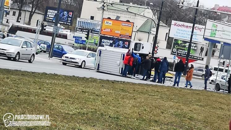 Kolejny wypadek karetki pogotowia. Tym razem w Lublinie.