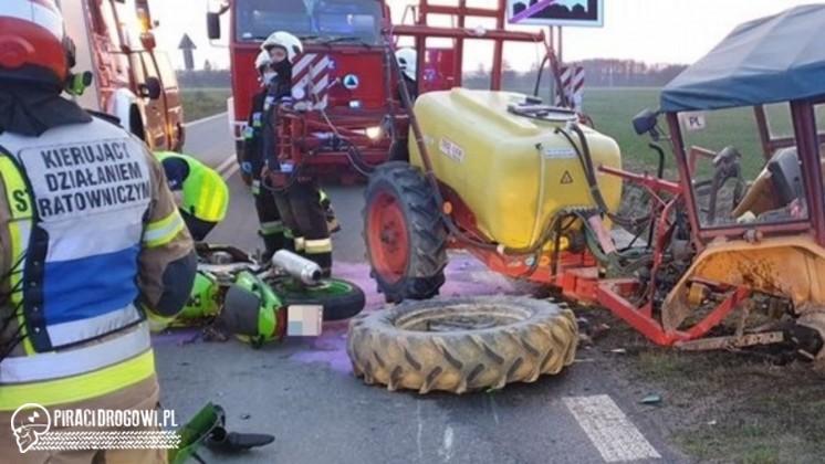 Szok. Po zderzeniu z motocyklem z traktora odpadło koło!