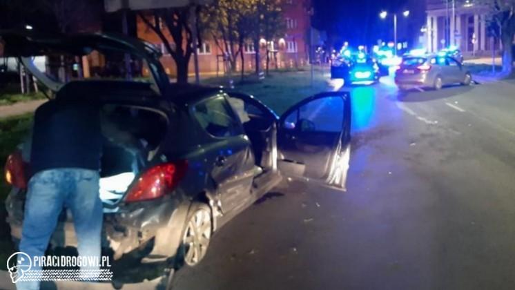 Dwóch rannych policjantów, dwa rozbite radiowozy i strzały. Nocny pościg.