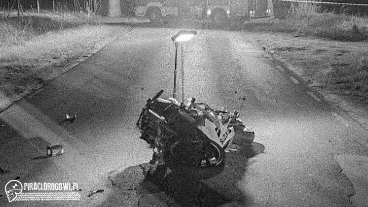 Dwóch motocyklistów zginęło w wypadku. Doszło do czołówki z jeepem.