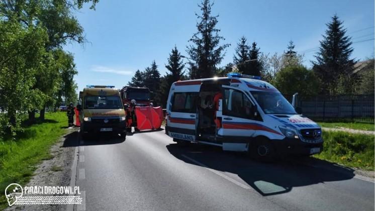 Kierowca BMW wyprzedzał inne samochody, wcześniej pił alkohol. 1 osoba nie żyje.