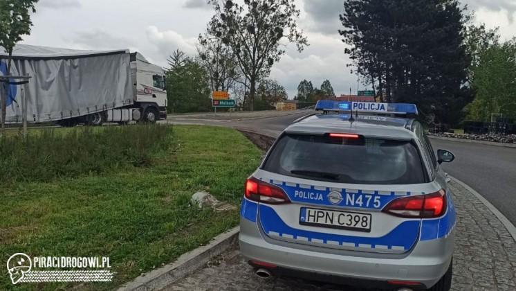 Tysiące litrów piwa na drodze. Wszystko przez źle zabezpieczony ładunek...