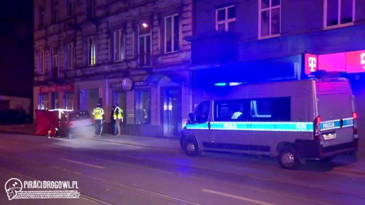  Tragiczny wypadek w Łodzi. Pijany kierowca rozbił matiza na latarni.