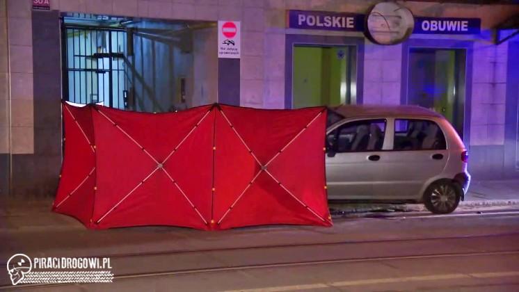  Tragiczny wypadek w Łodzi. Pijany kierowca rozbił matiza na latarni.