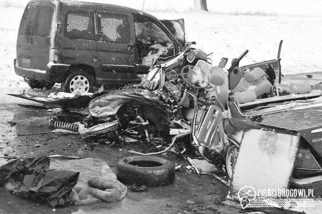 W okolicach Świdnicy zginął młody kierowca Jaguara