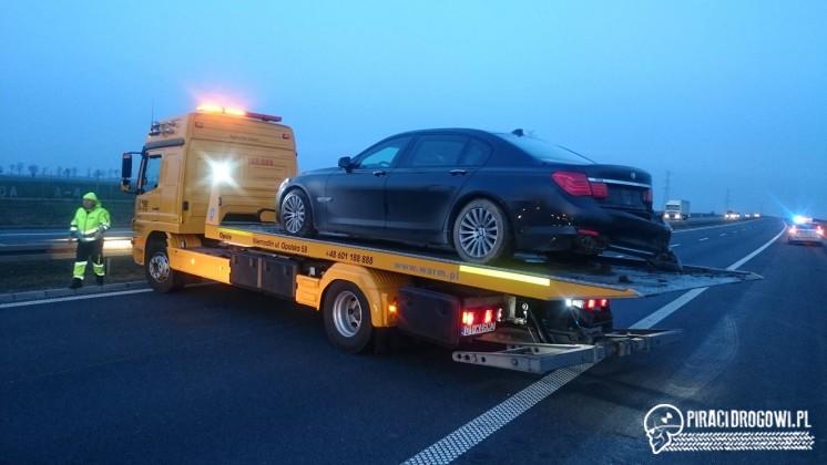 Prezydenckie BMW wylądowało w rowie przy autostradzie A4