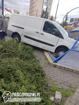 Wypadek na rondzie Jagiellonów w Bydgoszczy 