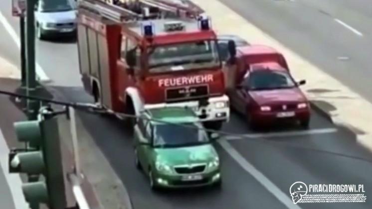 Jak skutecznie zablokować straż pożarną jadącą do akcji