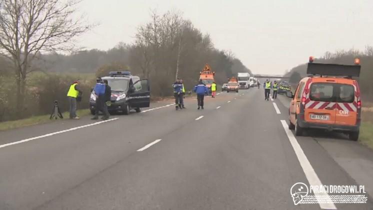 Czołowe zderzenie busa z ciężarówką we Francji. Zginęło 12 osób 