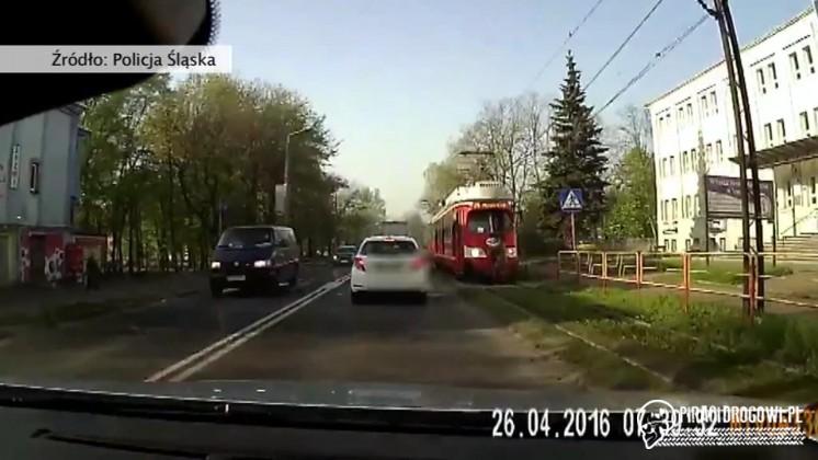 Kobieta wpadła pod rozpędzony tramwaj w Sosnowcu