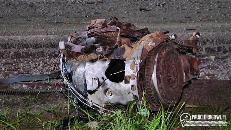 Tragiczny zderzenie osobowego renault z TIR-em. Nie żyje 31-letni mężczyzna.