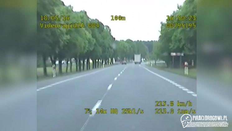 Pościg 200 km/h. 30-latek skończył swoim audi w przydrożnym rowie!