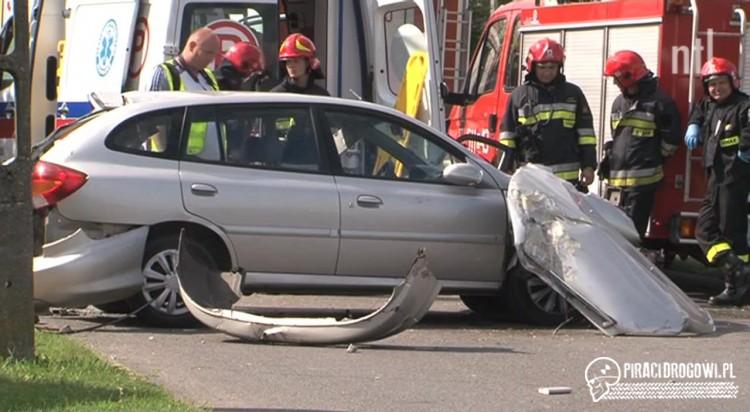 Pijany kierowca rozbił samochód na płocie. W wypadku zginął jeden z pasażerów!