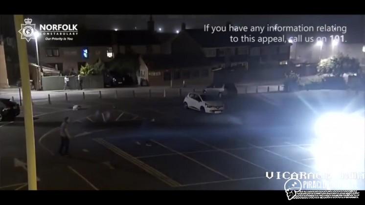 40-latek rozpędzonym samochodem celował w ludzi. Jedna osoba ciężko ranna!