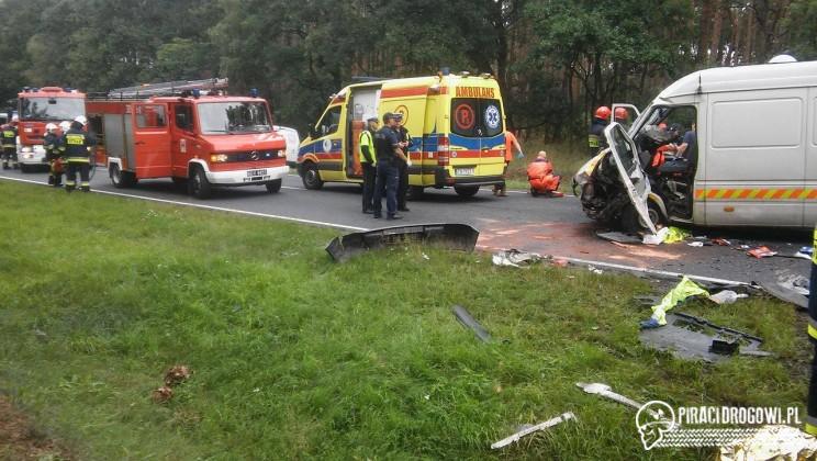 Groźny wypadek pod Bydgoszczą. W akcji helikopter ratowniczy!