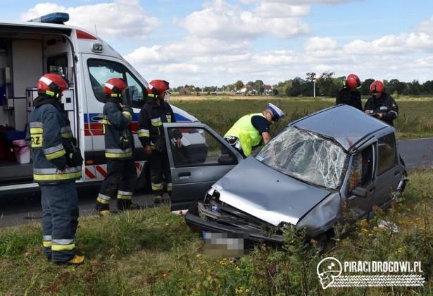 Z dwoma promilami pędził daewoo tico. Skończył na dachu w rowie!