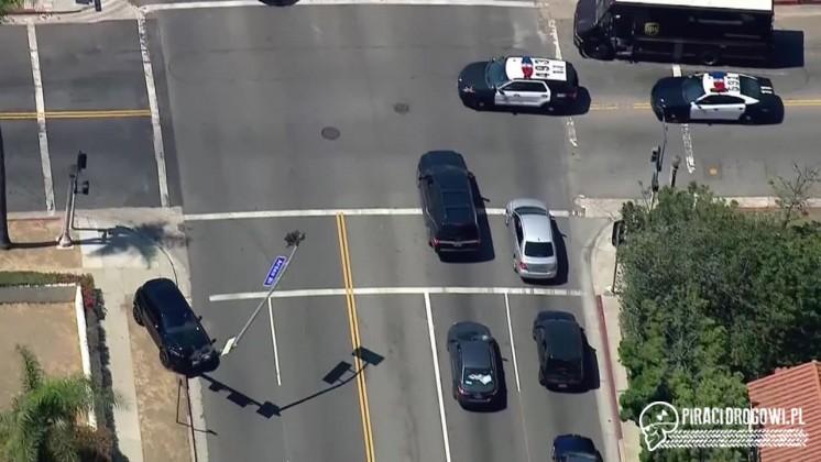 Policyjny pościg w Los Angeles. Samochód stanął w ogniu!