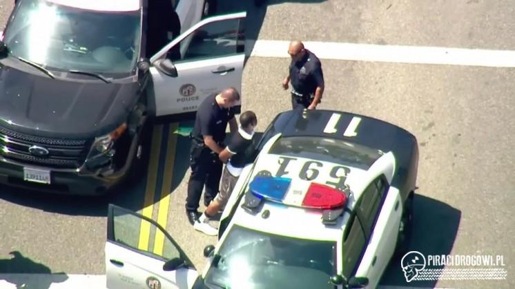 Policyjny pościg w Los Angeles. Samochód stanął w ogniu!