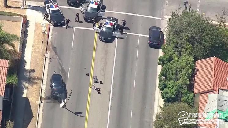 Policyjny pościg w Los Angeles. Samochód stanął w ogniu!