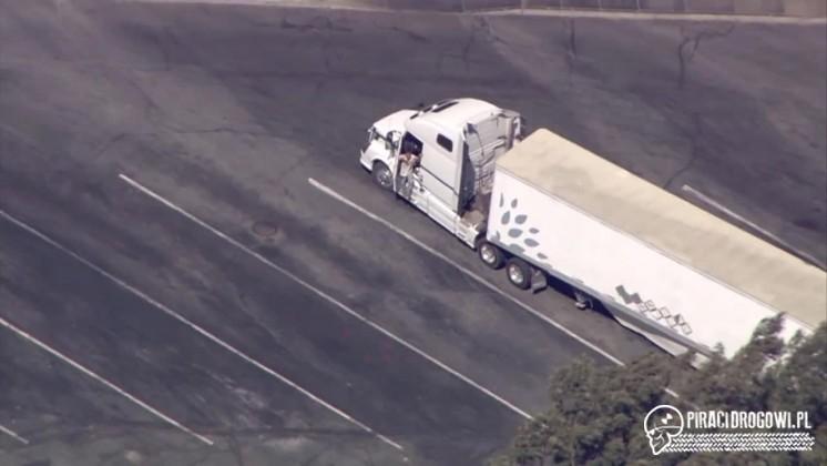 Trzy godziny uciekał kradzioną ciężarówką, żeby nie wrócić do więzienia!