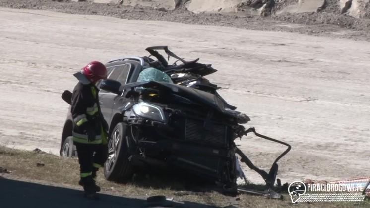 Wypadek śmiertelny na trasie S3. Ciężarówka zderzyła się z mercedesem i dacią!