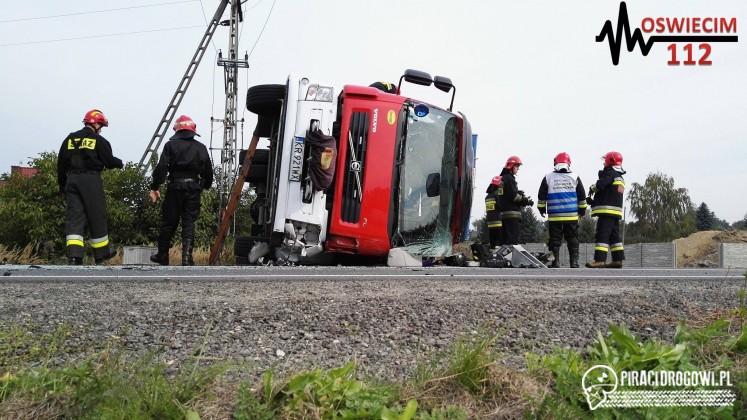 Czterech strażaków rannych po wypadku wozu bojowego na obwodnicy Oświęcimia
