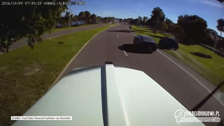Pirat drogowy wyprzedzał pasem zieleni. Mógł zabić dwoje pieszych!