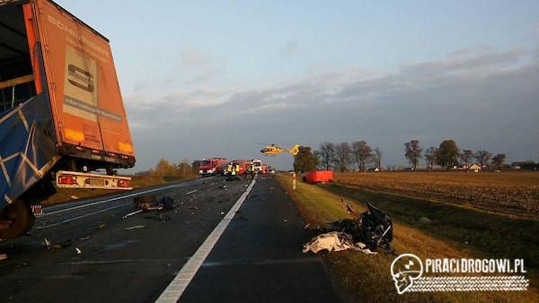 Trzy osoby zginęły w tragicznym wypadku BMW na obwodnicy Świecia. 