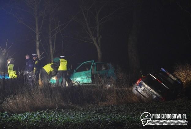 Policyjny pościg za volkswagenem polo. Radiowóz zakończył jazdę w rowie!