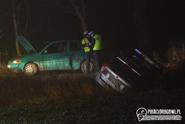 Policyjny pościg za volkswagenem polo. Radiowóz zakończył jazdę w rowie!