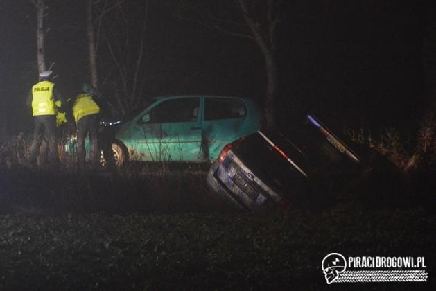 Policyjny pościg za volkswagenem polo. Radiowóz zakończył jazdę w rowie!