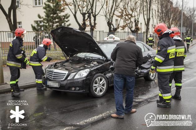 Zderzenie 3 samochodów- łuk Wojska Polskiego w Głogowie!