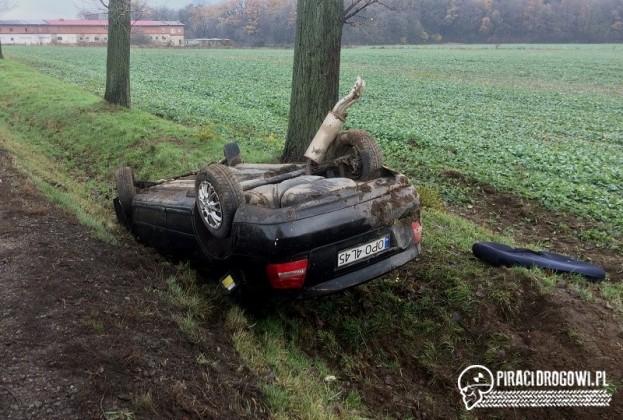 Dachowanie na krajowej jedenastce. Kierowca został lekko ranny.