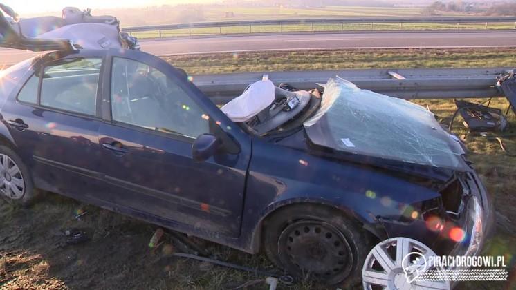 Wjechał na autostradę pod prąd. Doszło do czołowego wypadku z ciężarówką!
