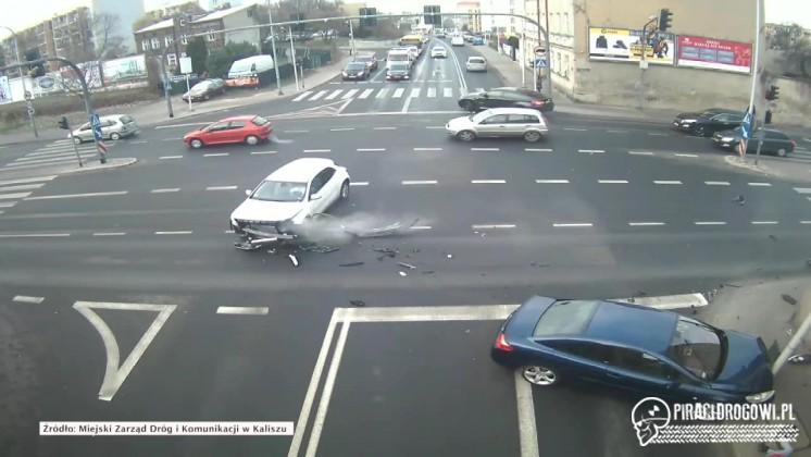 Latarnia uratowała życie pieszej w Kaliszu!